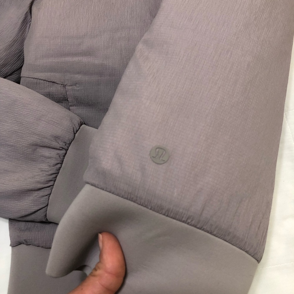 Lululemon Lightweight Jacket Euc - image 6